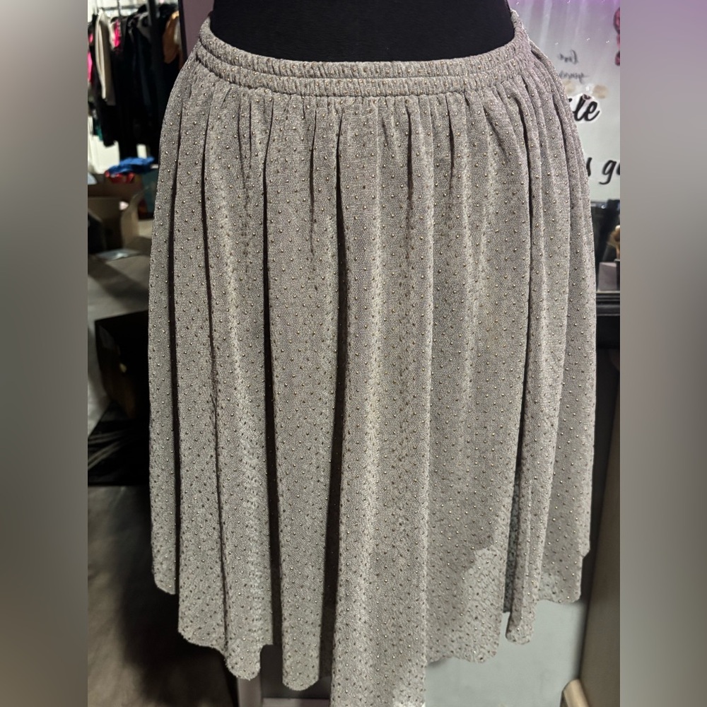 NWOT Meisie Women's Gray Sparkle Pleated midi Skirt